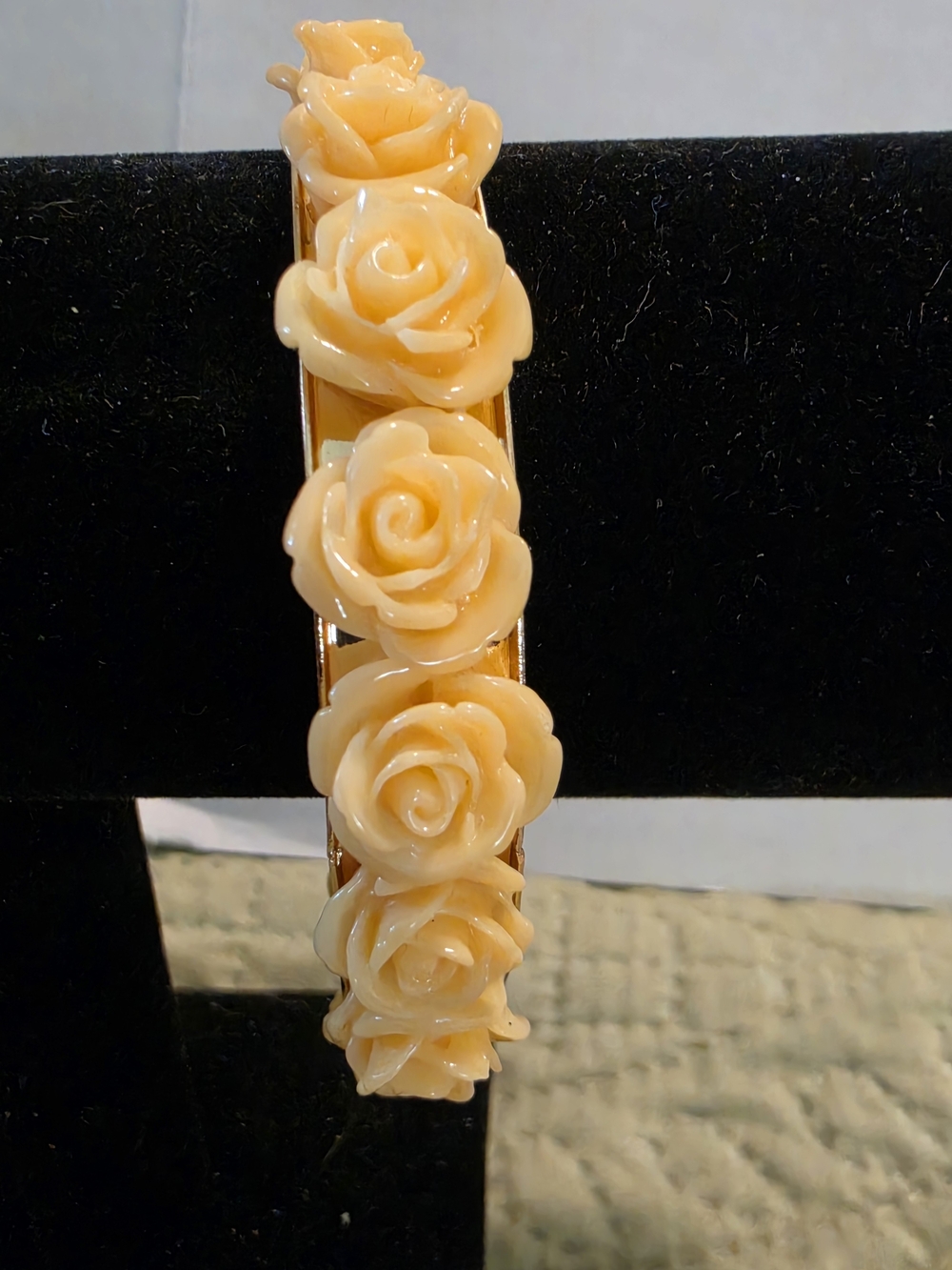 Vintage Floral Rose Cluster Celluloid Bracelet in Pale Peach